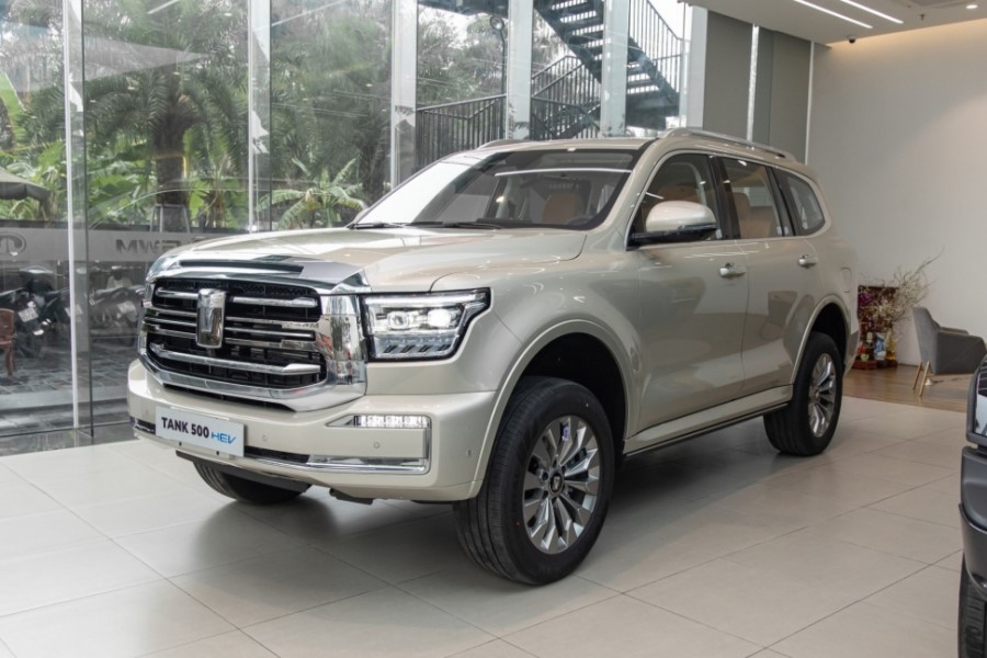 Tampak depan Tank 500 HEV